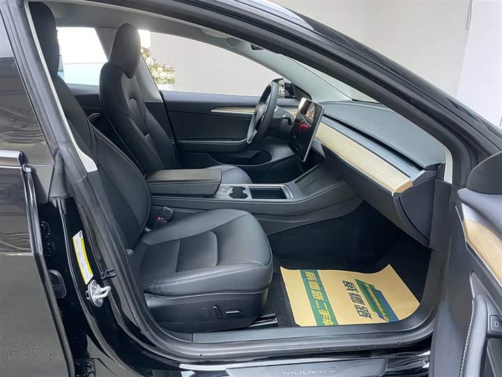 Фото 17 - Tesla Model 3