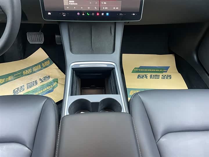 Фото 22 - Tesla Model 3