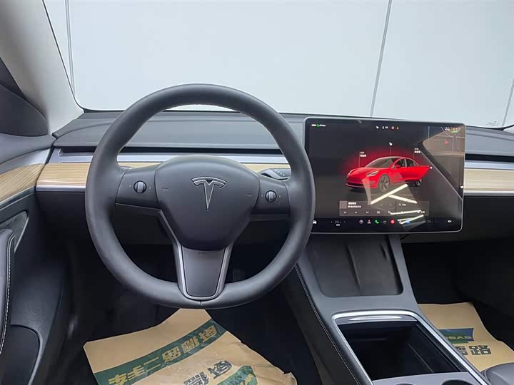 Фото 26 - Tesla Model 3