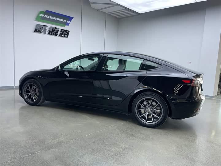 Фото 7 - Tesla Model 3