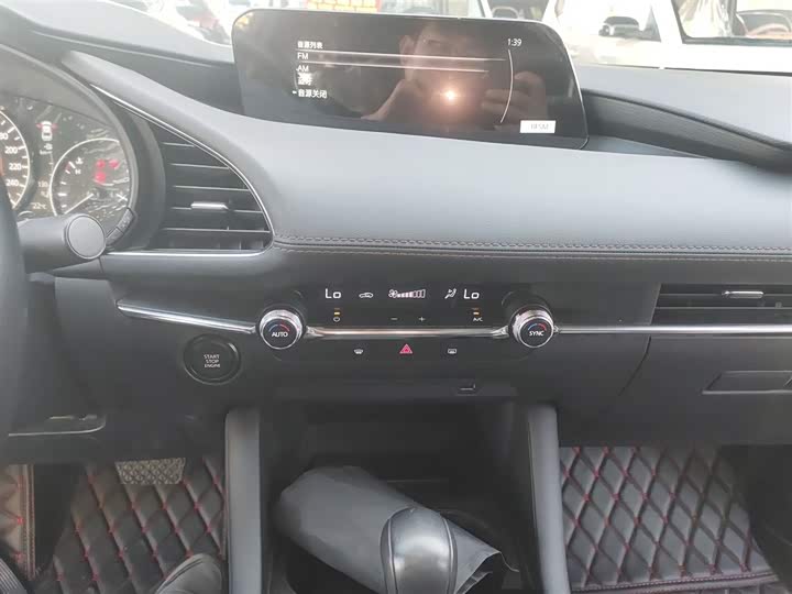 Фото 13 - Mazda 3 (Axela)