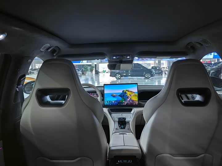 Фото 16 - Denza N7