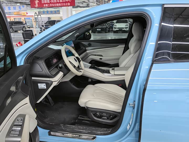 Фото 19 - Denza N7