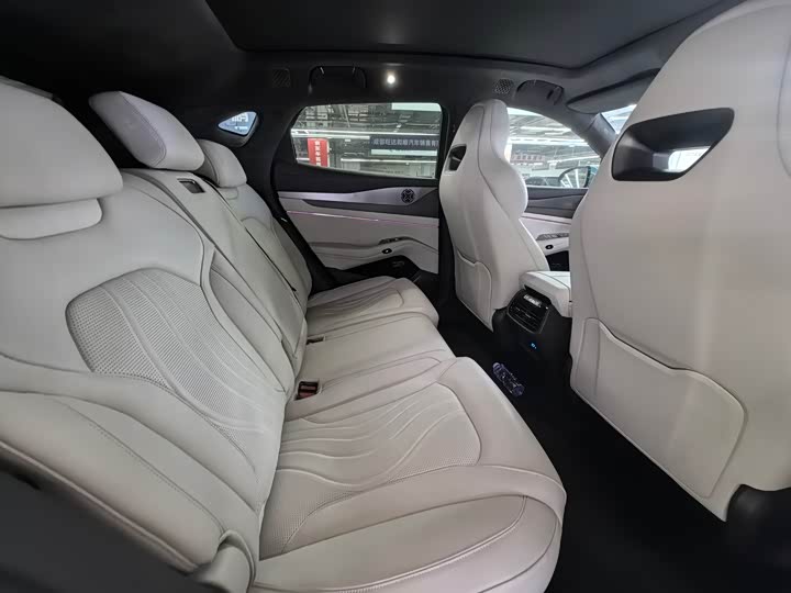 Фото 28 - Denza N7