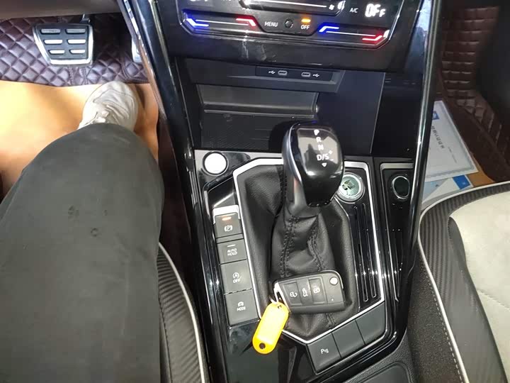 Фото 14 - Volkswagen Tayron X