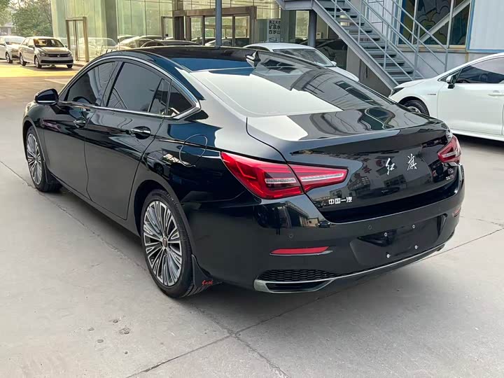 Фото 7 - Hongqi H5