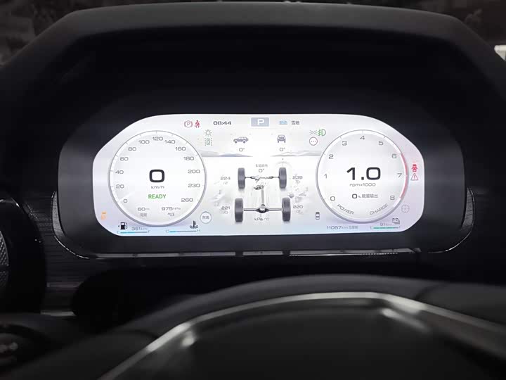 Фото 12 - Tank 400 Hybrid