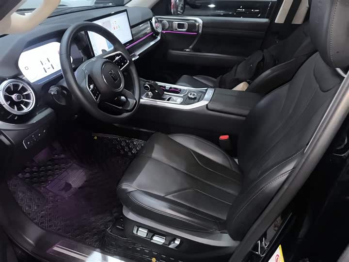 Фото 15 - Tank 400 Hybrid