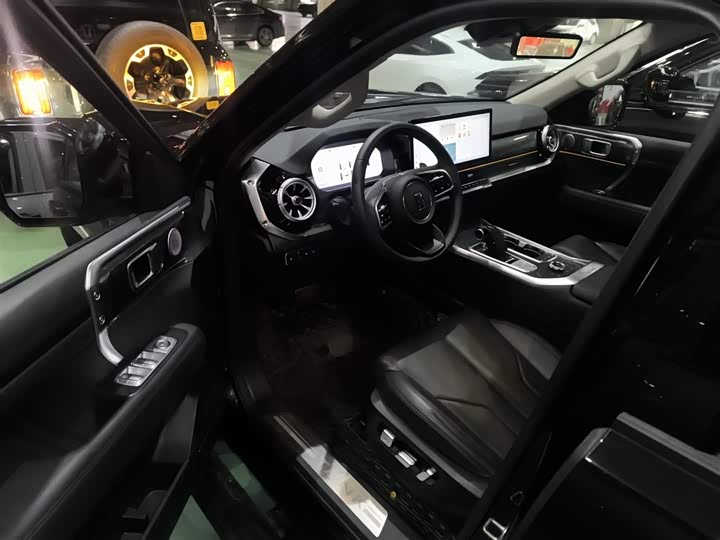 Фото 16 - Tank 400 Hybrid