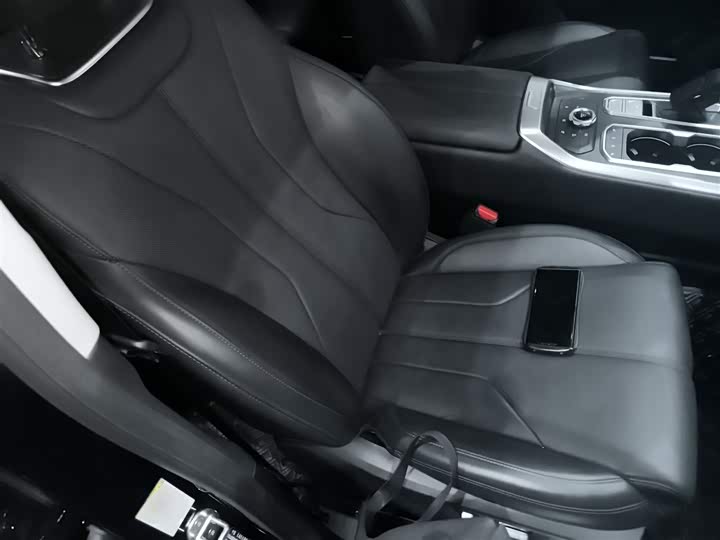 Фото 25 - Tank 400 Hybrid