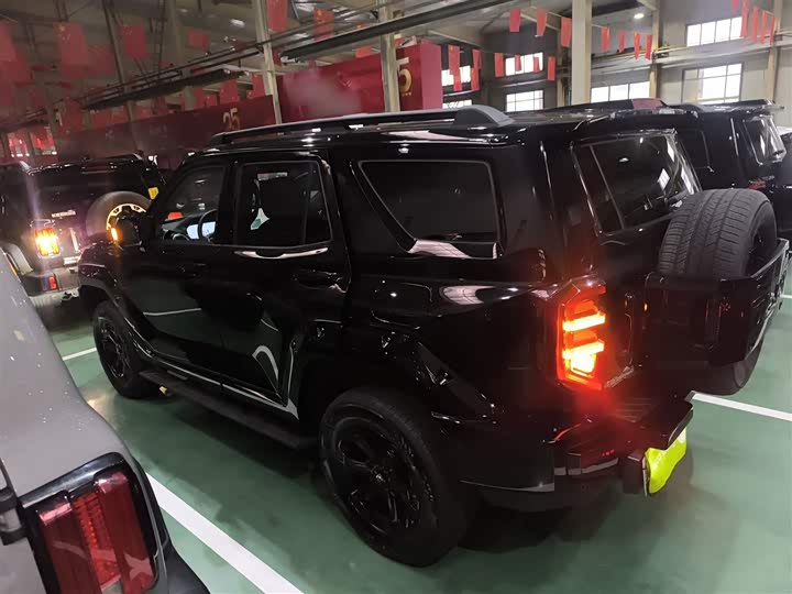 Фото 5 - Tank 400 Hybrid