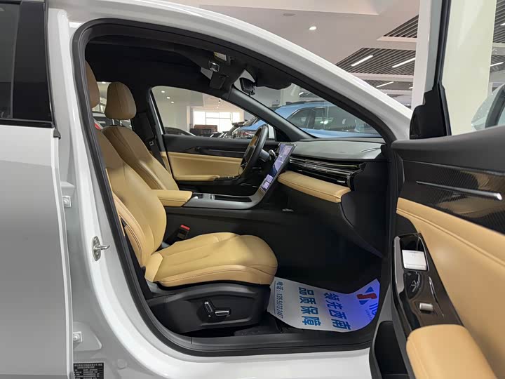 Фото 13 - Geely Galaxy L6