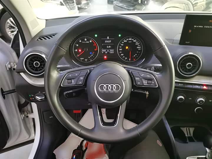 Фото 11 - Audi Q2L
