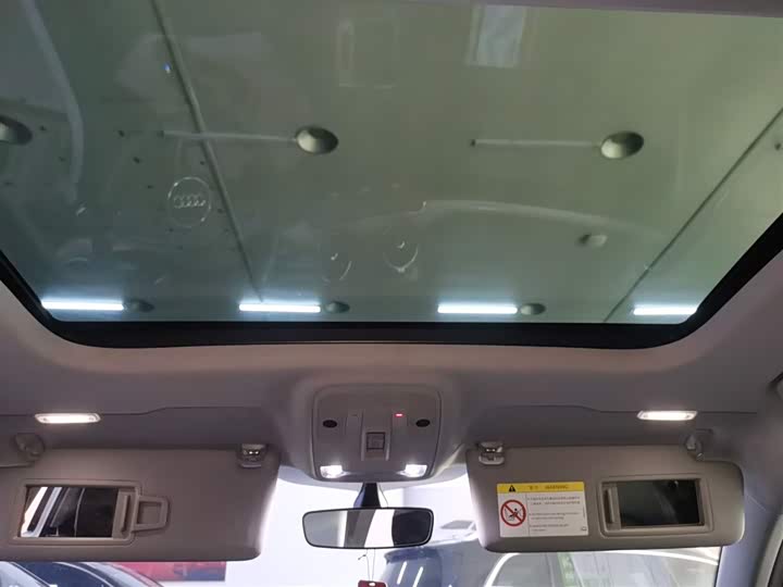 Фото 18 - Audi Q2L