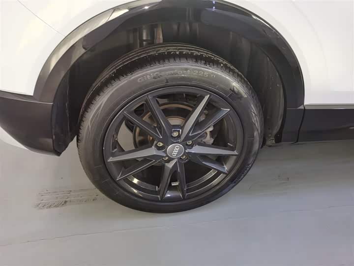 Фото 26 - Audi Q2L