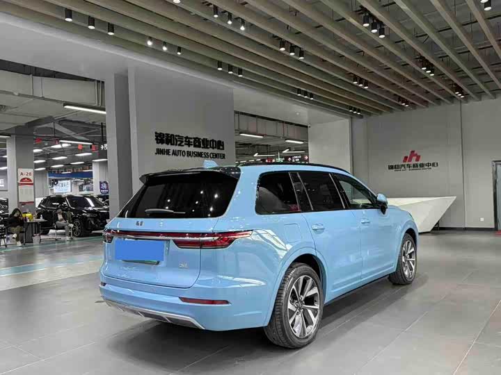 Фото 12 - LiXiang One