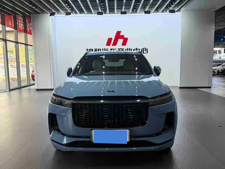 Фото 2 - LiXiang One