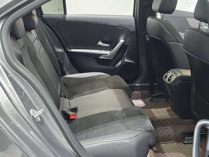 Фото 11 - Mercedes-Benz A-Class