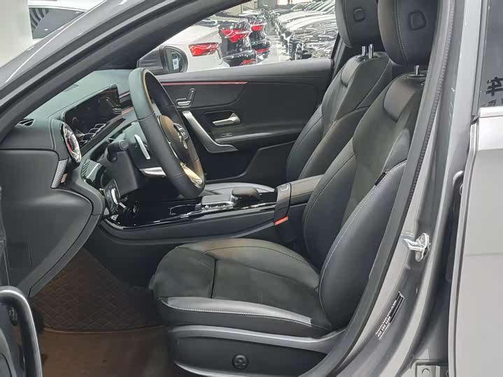 Фото 12 - Mercedes-Benz A-Class