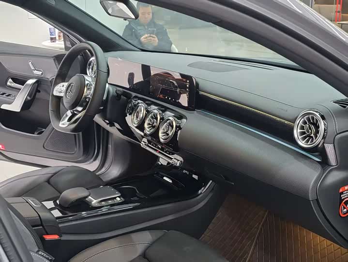 Фото 16 - Mercedes-Benz A-Class