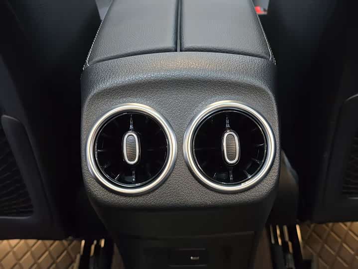 Фото 5 - Mercedes-Benz A-Class