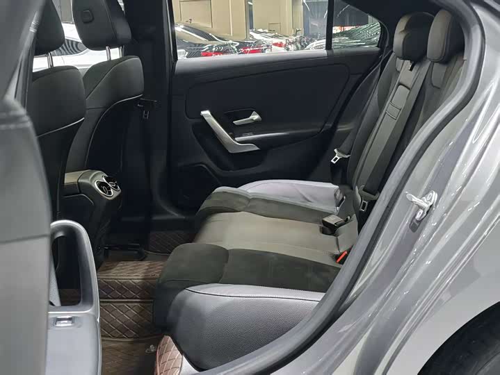 Фото 9 - Mercedes-Benz A-Class