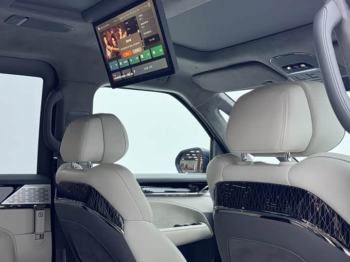 Фото 13 - Zeekr 009