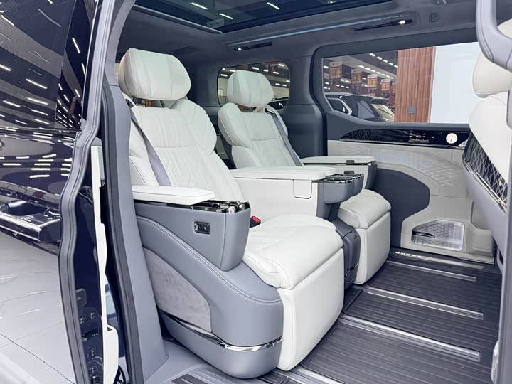 Фото 24 - Zeekr 009