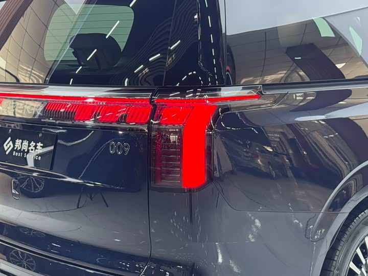 Фото 25 - Zeekr 009