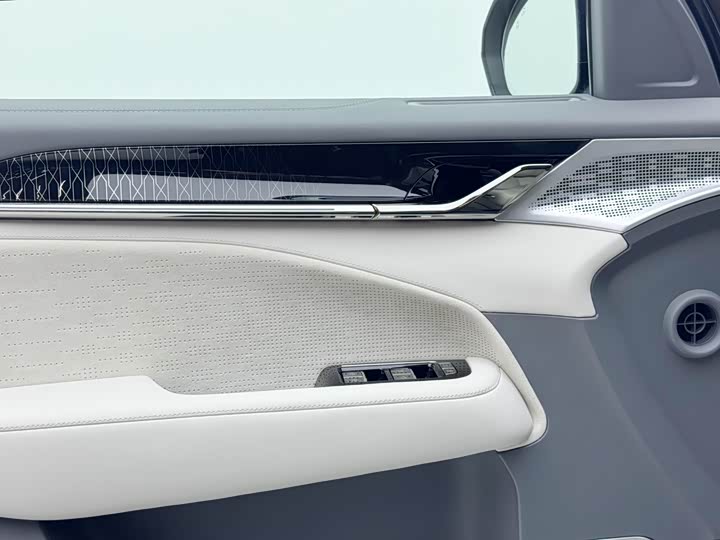 Фото 6 - Zeekr 009