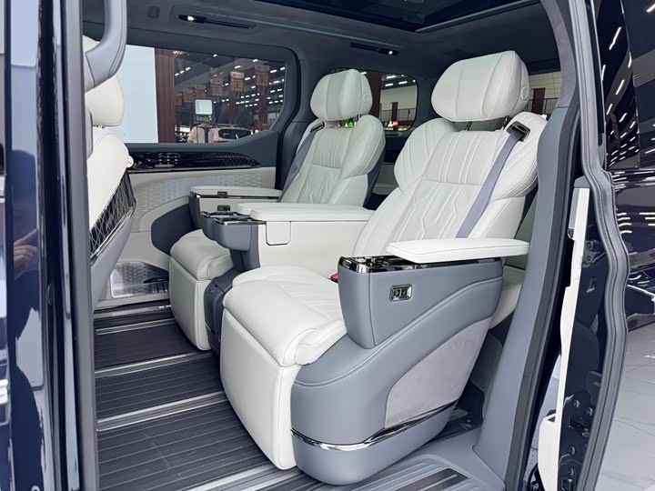 Фото 8 - Zeekr 009