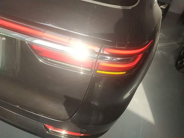 Фото 8 - LiXiang One