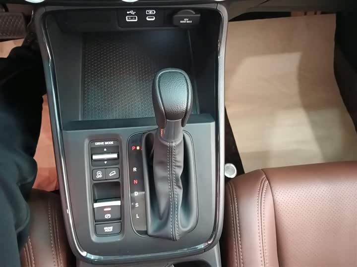 Фото 14 - Honda CR-V