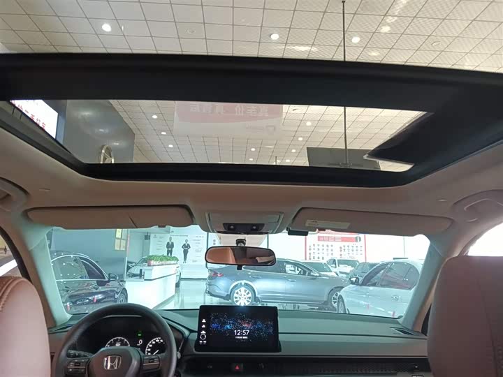 Фото 18 - Honda CR-V