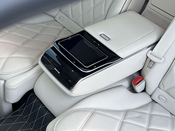 Фото 15 - Mercedes-Benz Maybach S-Class