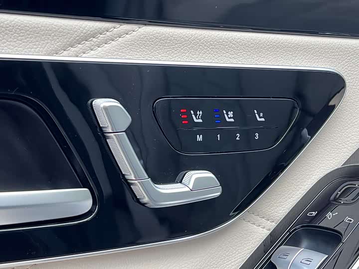 Фото 17 - Mercedes-Benz Maybach S-Class