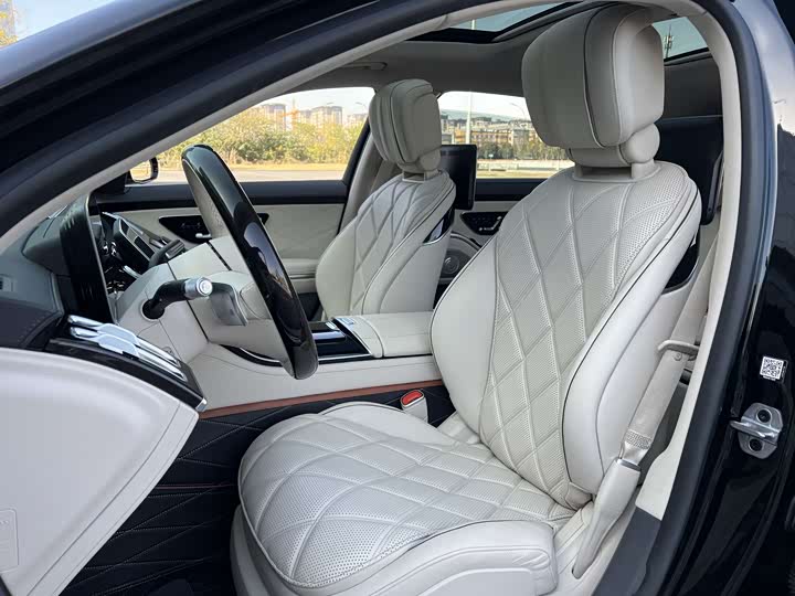 Фото 9 - Mercedes-Benz Maybach S-Class