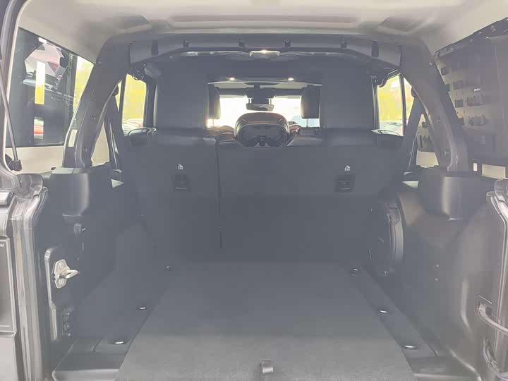 Фото 19 - Jeep Wrangler