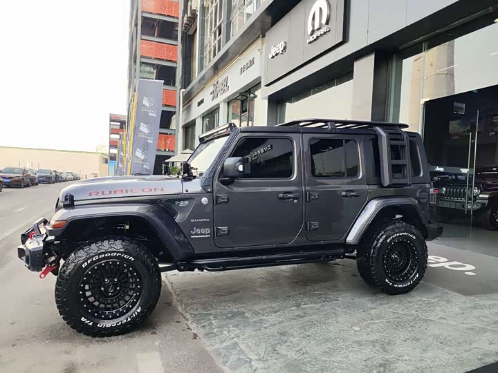 Фото 4 - Jeep Wrangler