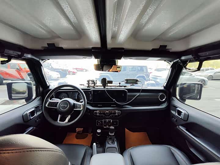 Фото 9 - Jeep Wrangler