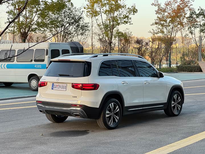 Фото 13 - Mercedes-Benz GLB-Class