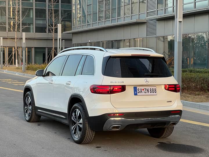 Фото 15 - Mercedes-Benz GLB-Class