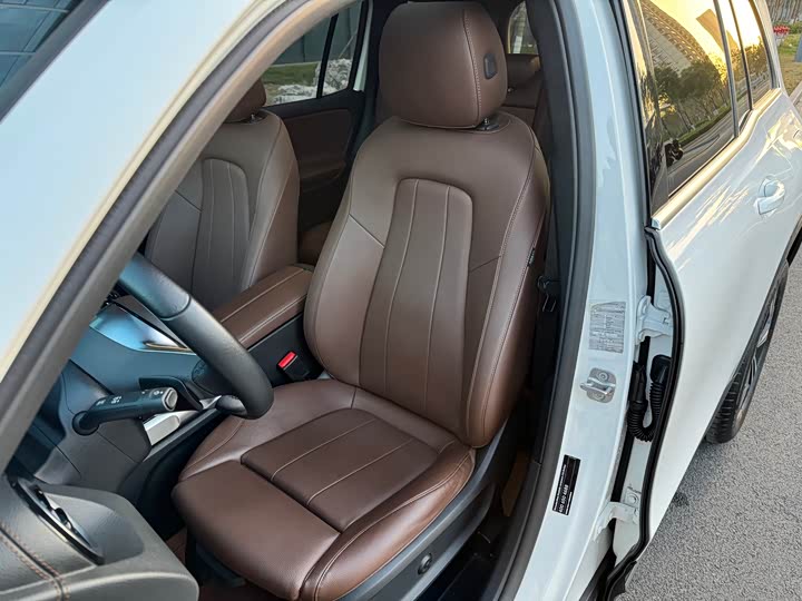 Фото 8 - Mercedes-Benz GLB-Class