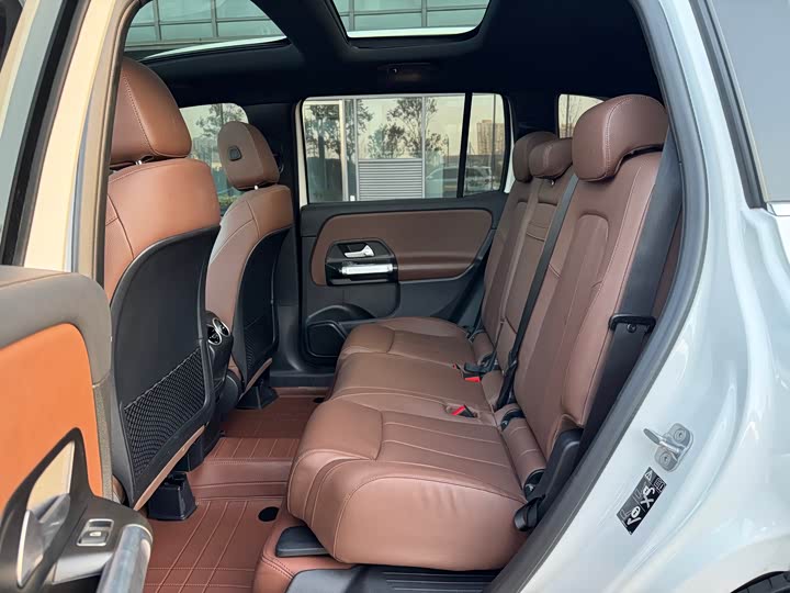 Фото 9 - Mercedes-Benz GLB-Class