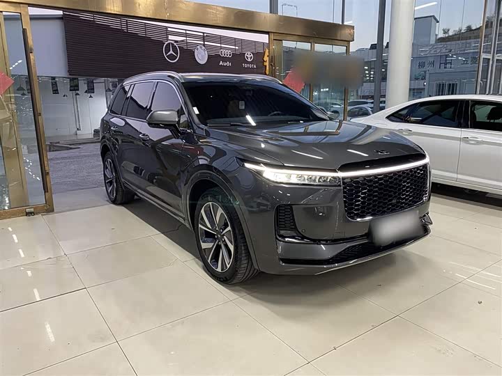 Фото 11 - LiXiang One