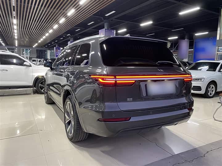 Фото 12 - LiXiang One