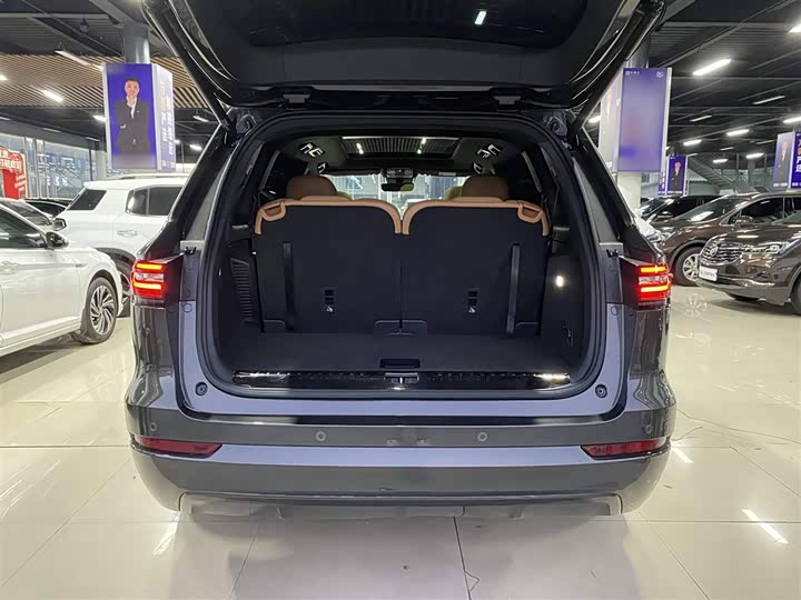 Фото 2 - LiXiang One