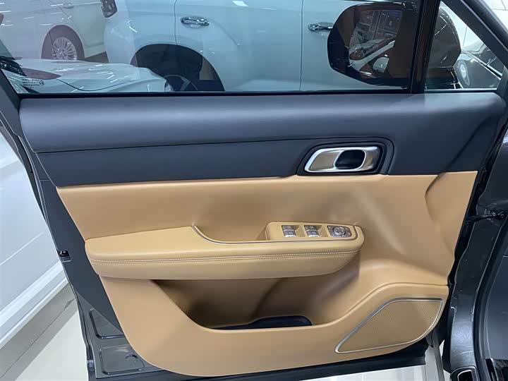 Фото 7 - LiXiang One