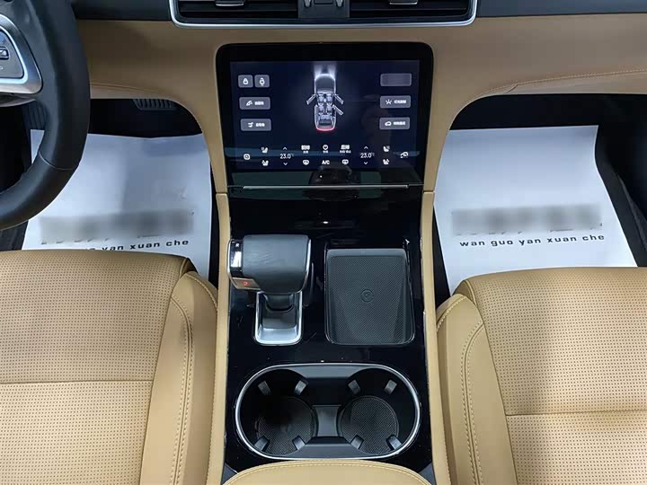 Фото 8 - LiXiang One