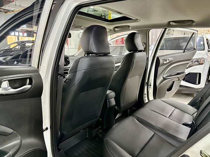 Фото 6 - Kia KX1